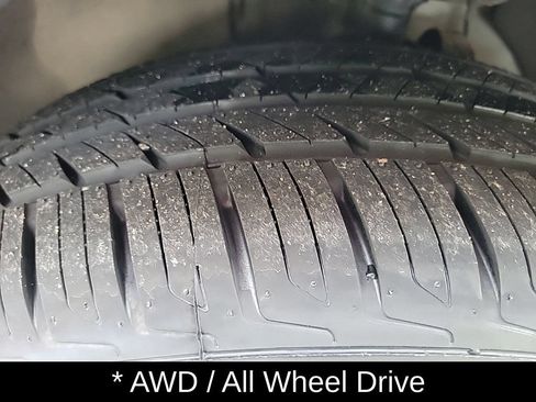 Certified 2025 Hyundai Santa Fe SEL AWD/4WD image 12
