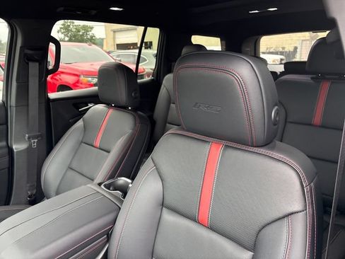 Used 2026 Chevrolet Traverse RS w/ LPO, Floor Liner Package AWD/4WD image 9
