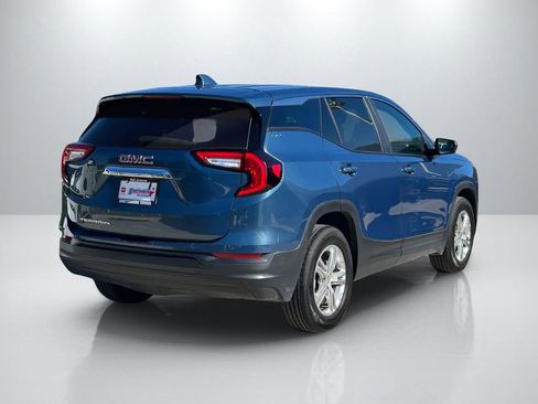 Used 2024 GMC Terrain SLE image 5