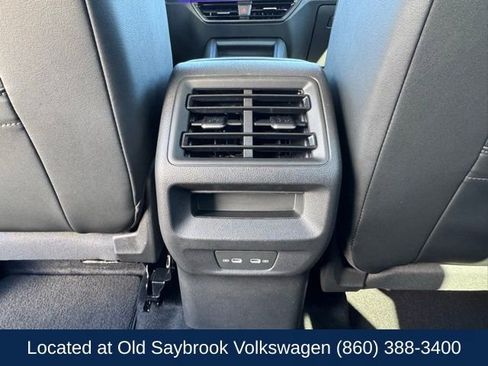 Certified 2025 Volkswagen Tiguan SE AWD/4WD image 12