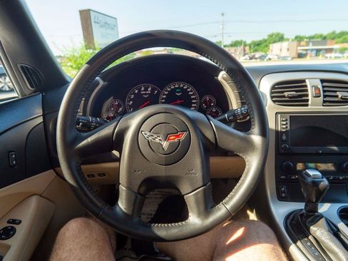 Used 2005 Chevrolet Corvette Convertible w/ Preferred Equipment Group RWD image 14