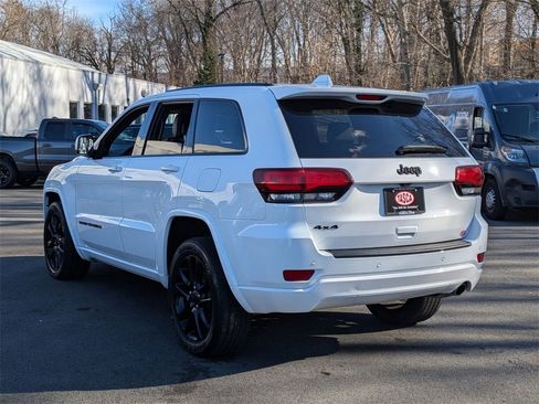Certified 2021 Jeep Grand Cherokee Laredo X image 6
