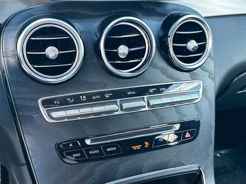 Used 2019 Mercedes-Benz GLC 300 GLC 300 image 15