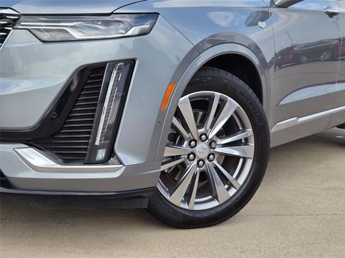 Used 2024 Cadillac XT6 Premium Luxury w/ Technology Package FWD image 6