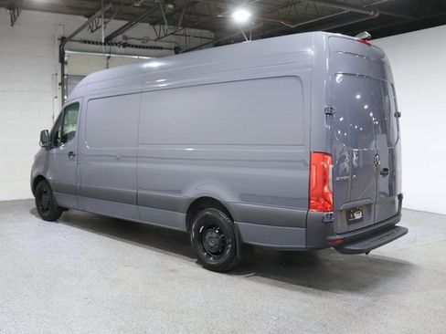 Used 2025 Mercedes-Benz Sprinter 2500 image 2