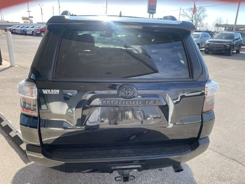 Used 2022 Toyota 4Runner SR5 Premium w/ Moonroof Package image 4
