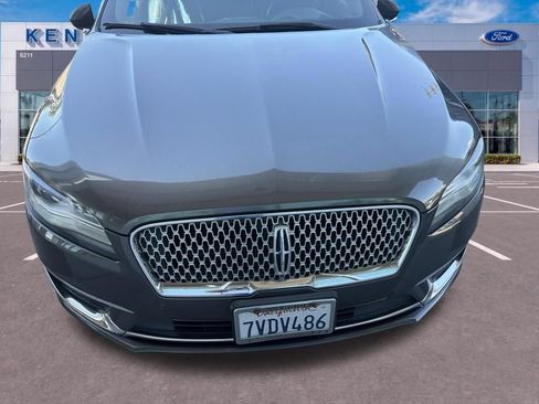 Used 2017 Lincoln MKZ Reserve FWD image 3