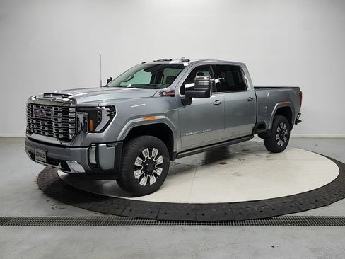 Used 2026 GMC Sierra 2500 Denali w/ Denali Reserve Package AWD/4WD image 4