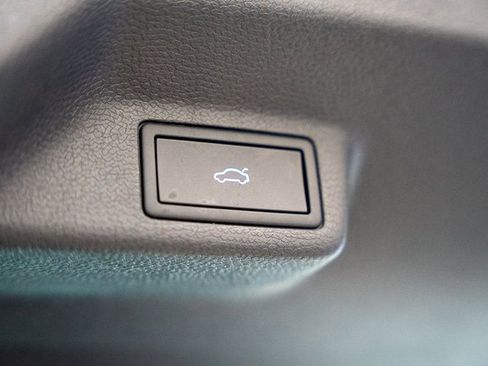 New 2025 Volkswagen ID. Buzz Pro S image 38