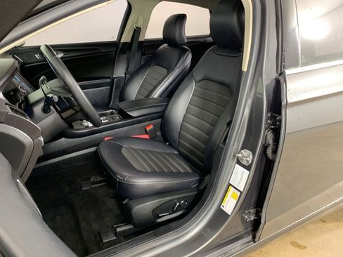 Used 2018 Ford Fusion SE w/ Equipment Group 201A image 27