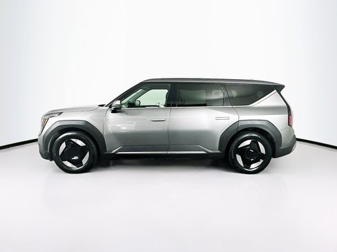Used 2024 Kia EV9 Light RWD image 4