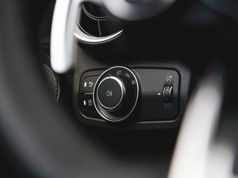 New 2025 Alfa Romeo Stelvio Sprint image 30