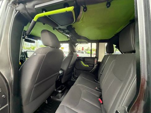 Used 2018 Jeep Wrangler Unlimited Sahara image 17