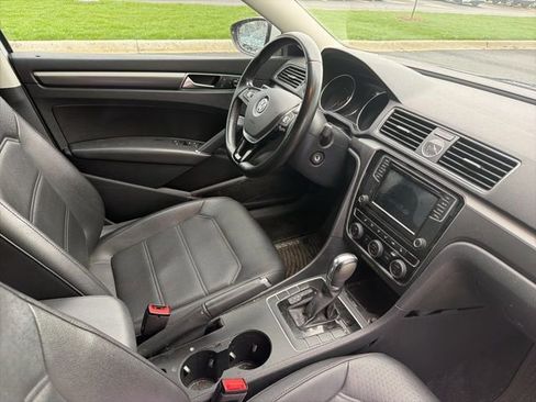 Used 2017 Volkswagen Passat 1.8T R-Line image 20