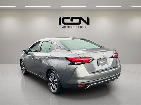 Used 2021 Nissan Versa SV image 5