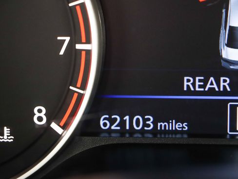 Used 2024 Nissan Altima 2.5 SV FWD image 16
