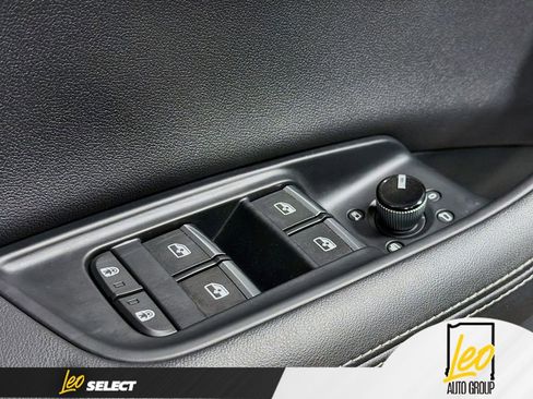 Used 2023 Audi Q8 Premium Plus AWD/4WD image 18