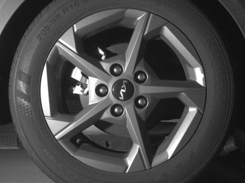 Used 2025 Kia K4 LXS image 15