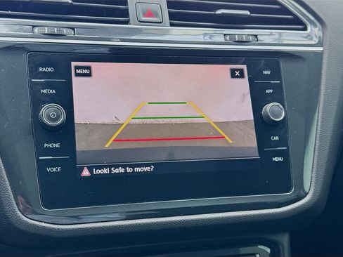Used 2020 Volkswagen Tiguan SEL image 10