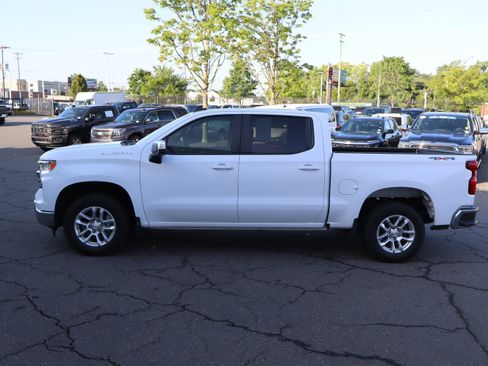 Used 2023 Chevrolet Silverado 1500 LT AWD/4WD image 19