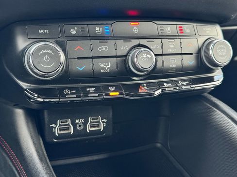 Used 2023 Dodge Durango GT AWD/4WD image 28