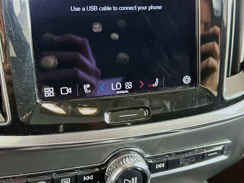 Used 2024 Volvo S60 B5 Plus image 24