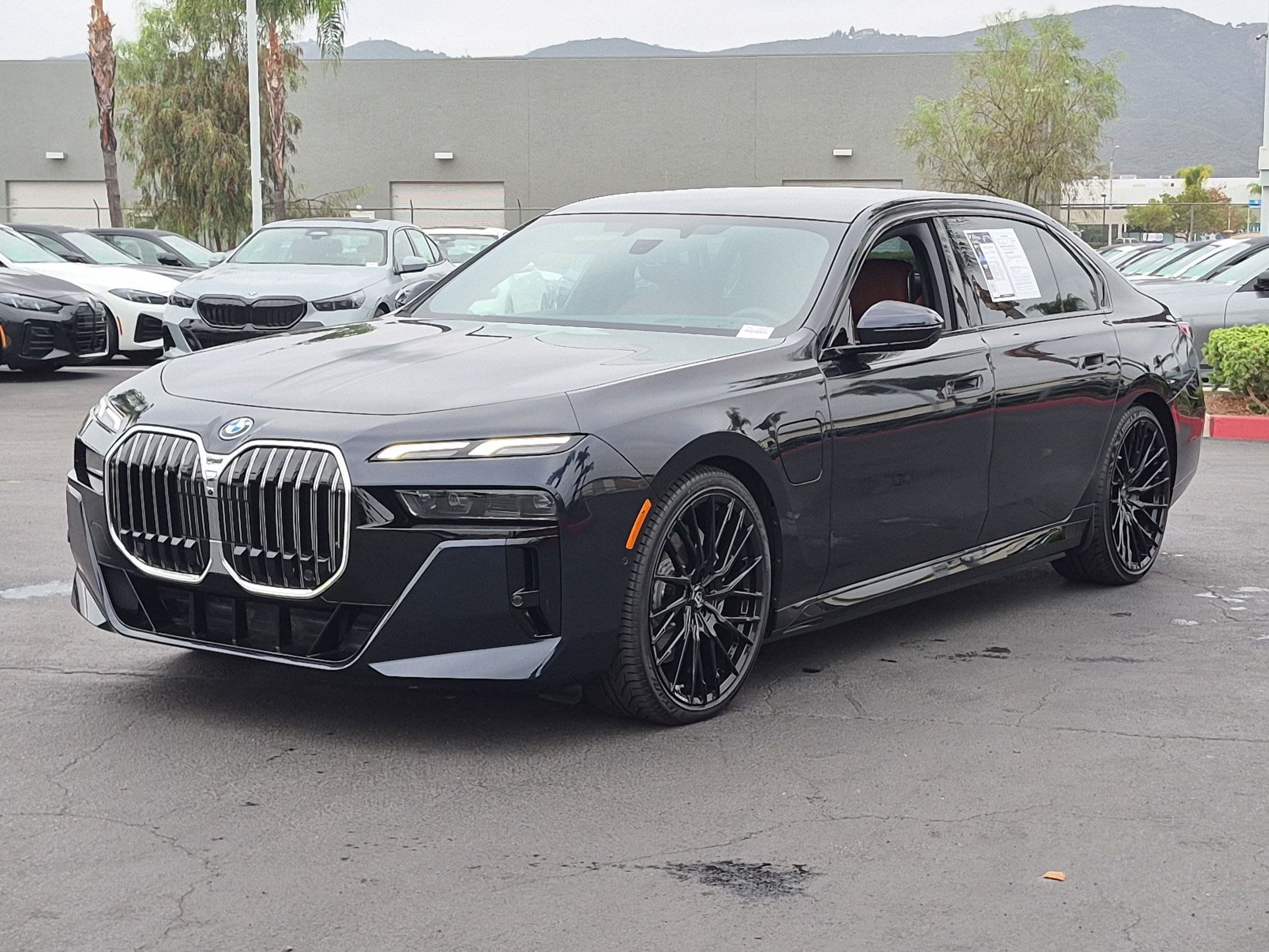 Used 2026 BMW 750e xDrive AWD/4WD image 5
