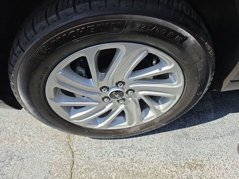 Used 2023 Lincoln Corsair FWD image 6