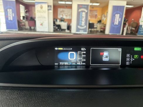 Used 2022 Toyota Prius LE image 14