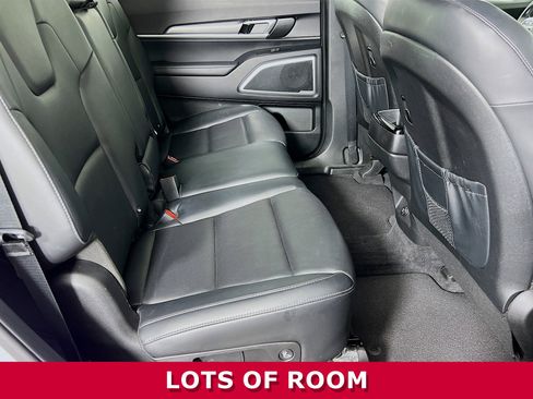 Used 2022 Kia Telluride LX AWD/4WD image 23