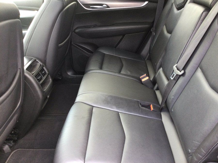 Used 2018 Cadillac XT5 Luxury w/ Driver Awareness Package AWD/4WD image 23