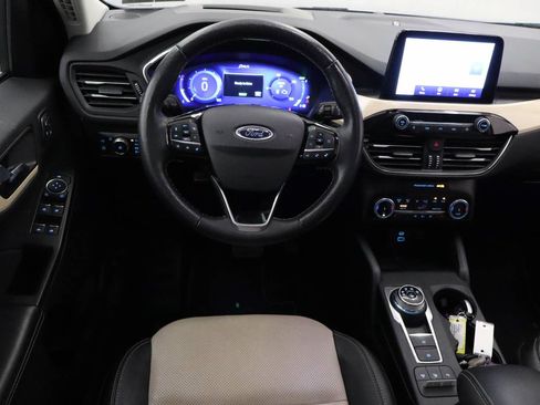 Used 2022 Ford Escape Titanium w/ Titanium Elite Package AWD/4WD image 4