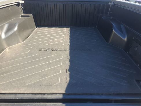 Used 2022 Toyota Tacoma SR5 image 9