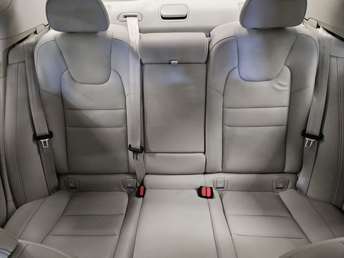 Used 2023 Volvo S60 B5 Ultimate w/ Climate Package image 40