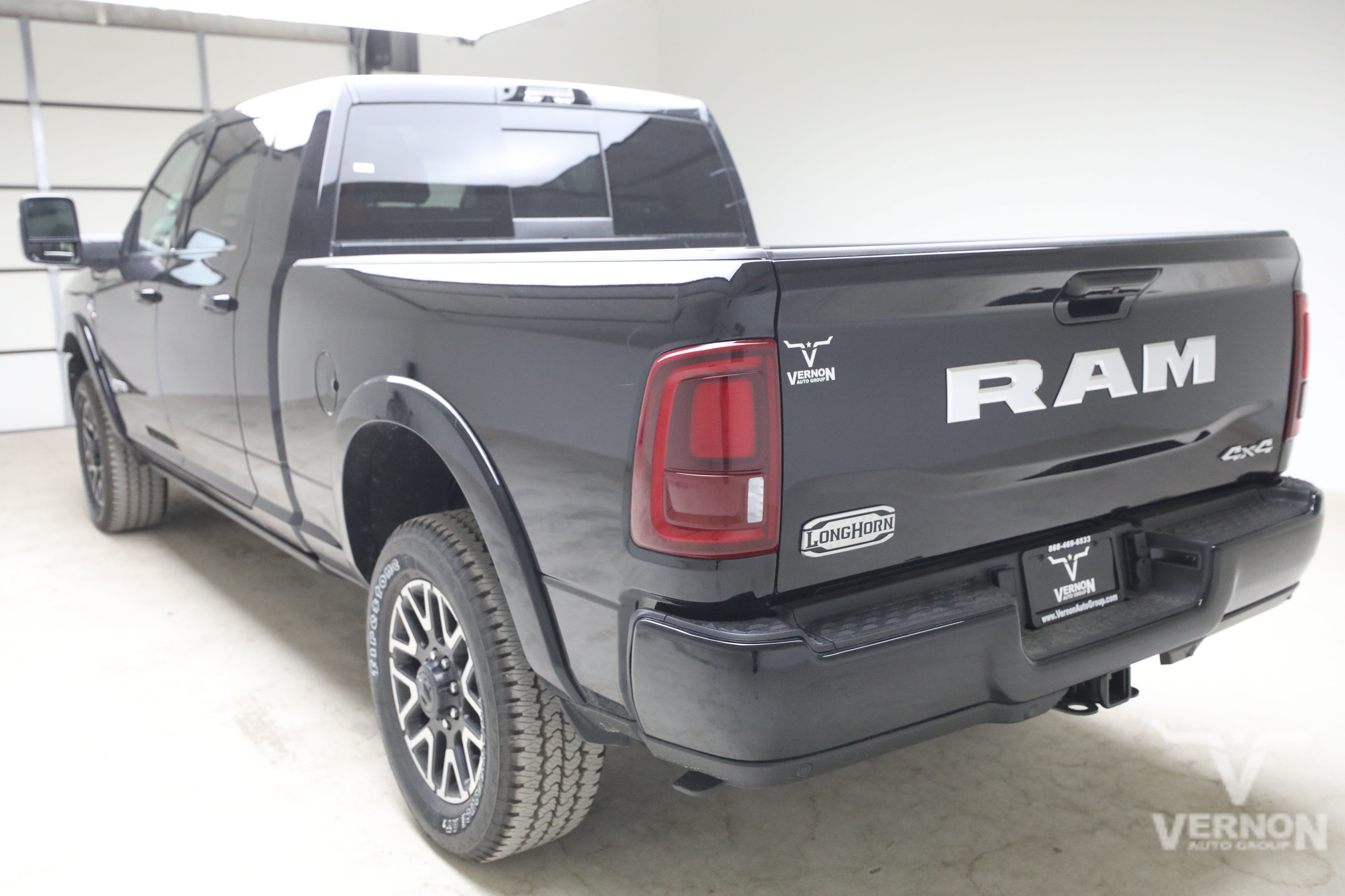 New 2027 RAM 2500 Limited AWD/4WD image 3