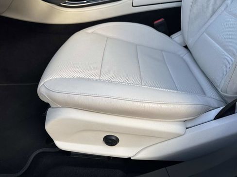 Used 2021 Mercedes-Benz E 350 Sedan image 18