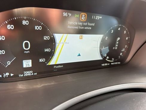 Used 2020 Volvo XC90 T6 Momentum AWD/4WD image 6
