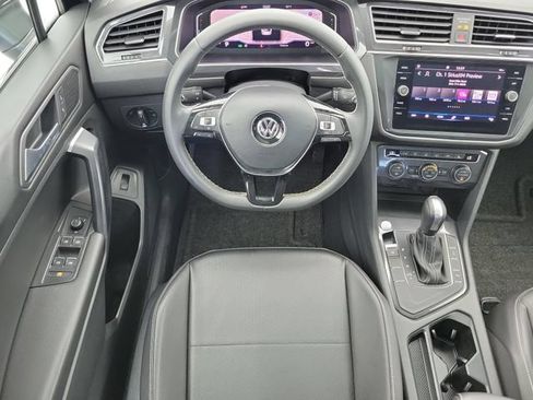 Used 2021 Volkswagen Tiguan SEL FWD image 18