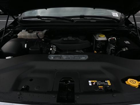 Used 2023 Jeep Grand Wagoneer 4WD w/ Convenience Group III image 31