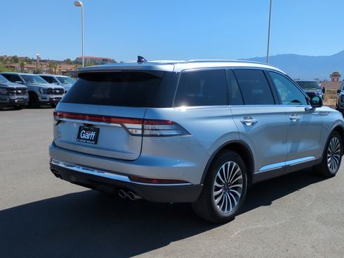 Used 2023 Lincoln Aviator Reserve w/ Equipment Group 201A RWD image 3