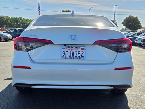 Used 2023 Honda Civic EX image 5