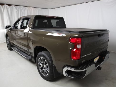 Used 2023 Chevrolet Silverado 1500 LT AWD/4WD image 23