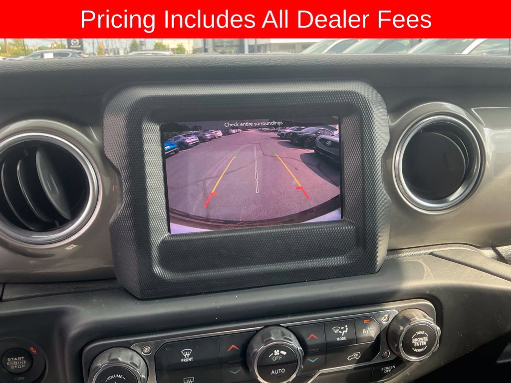 Used 2018 Jeep Wrangler Unlimited Sahara AWD/4WD image 16