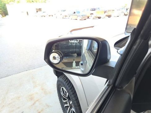 Used 2020 Toyota Tacoma TRD Sport AWD/4WD image 45