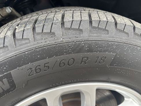 Used 2024 Jeep Grand Cherokee L Laredo image 31