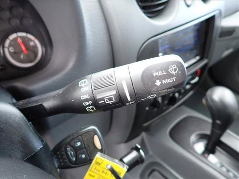 Used 2007 Jeep Liberty Sport image 15