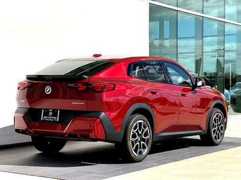Certified 2025 BMW X2 xDrive28i image 4