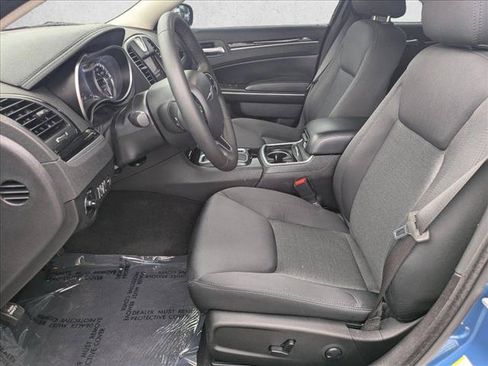 Used 2023 Chrysler 300 Touring w/ Sport Appearance Package RWD image 15