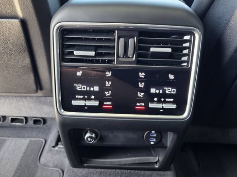 Certified 2023 Porsche Cayenne Coupe AWD/4WD image 27