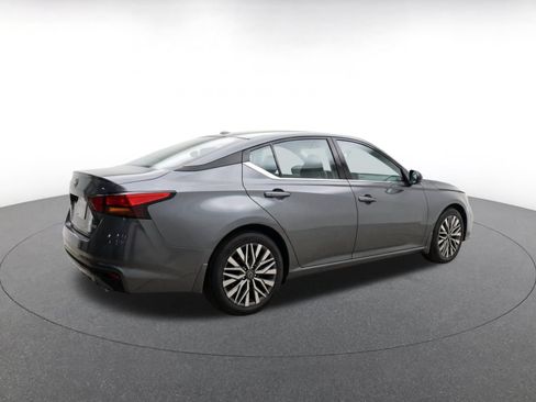 Used 2026 Nissan Altima 2.5 SV FWD image 9